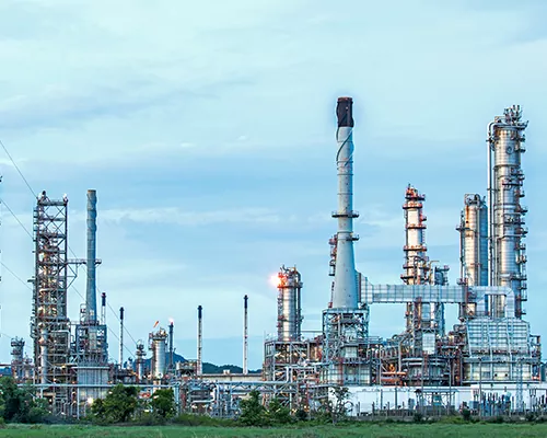 Abbigliamento protettivo per operazioni petrolchimiche